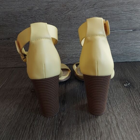 Simply Vera Vera Wang Braestar Women's Heeled Sandals Size 9 - Excellent Conditi - Picture 5 of 9